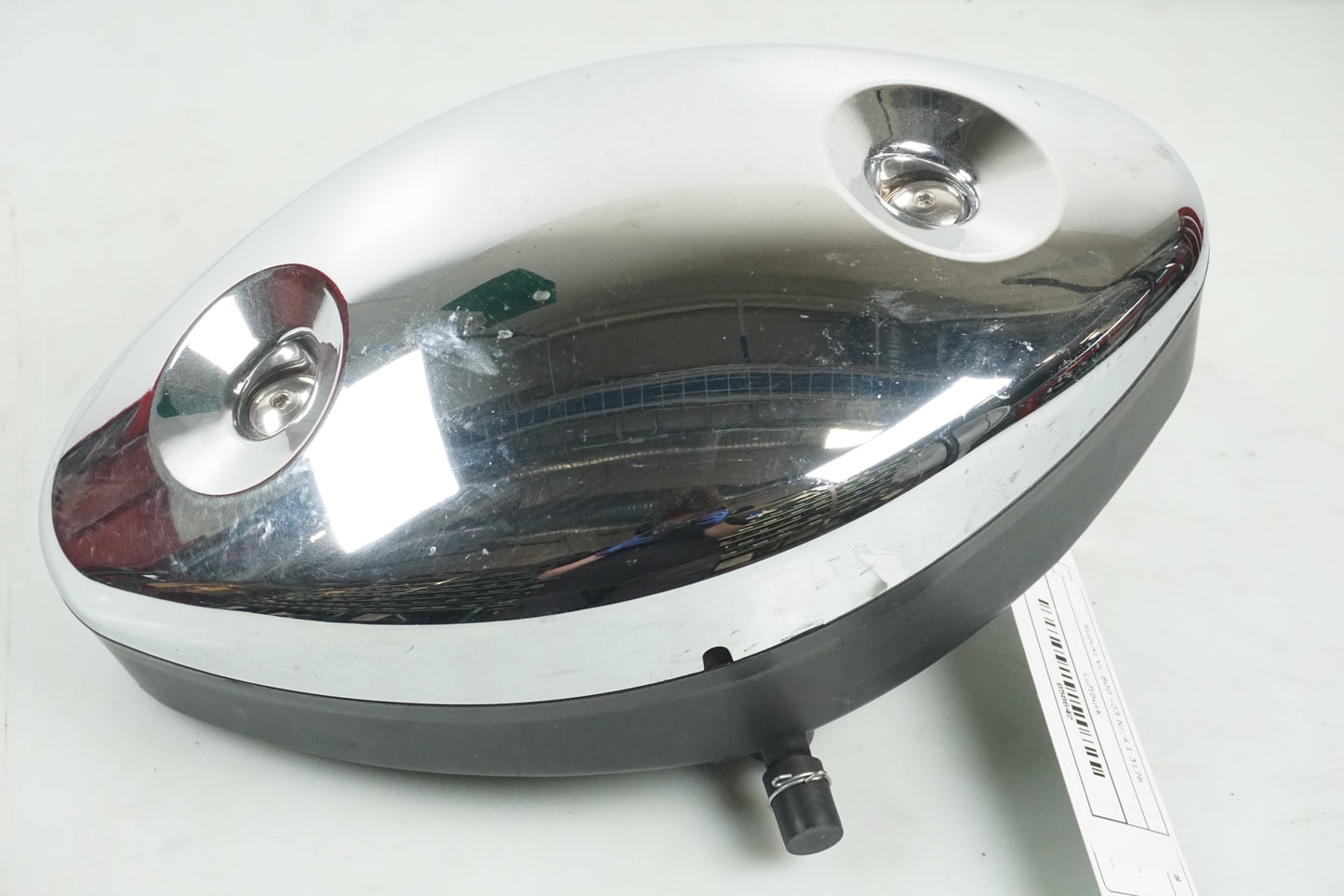 Höger sida på Luftburk från en Suzuki VL 800 -2003 motorcykel.