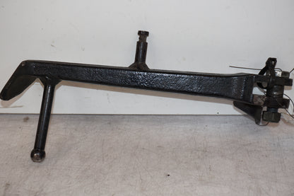 Vänster sida på Sidostöd från en Suzuki GSF 1200 -2006 motorcykel.