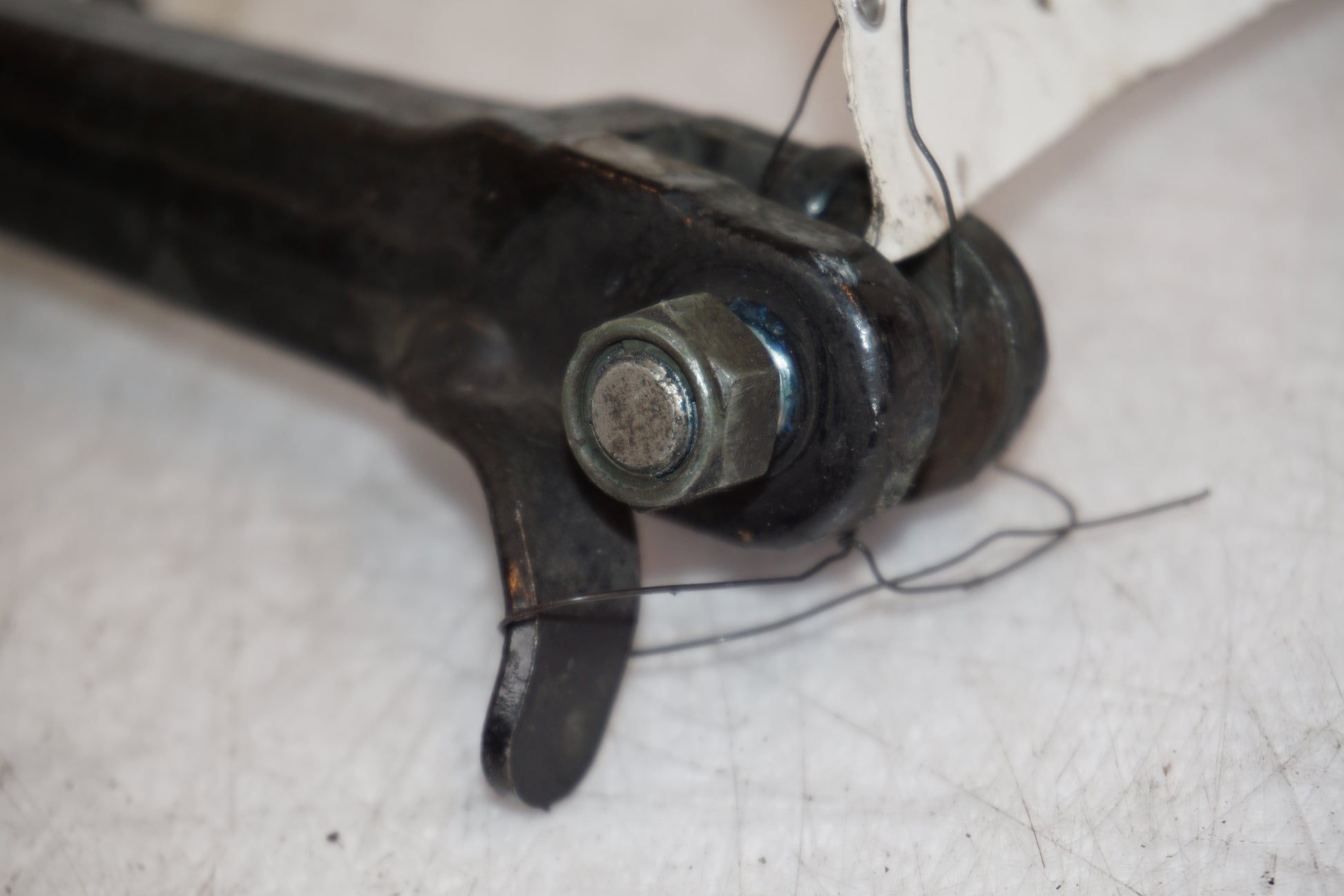 Extrabild1 på Sidostöd från en Suzuki GSF 1200 -2006 motorcykel.