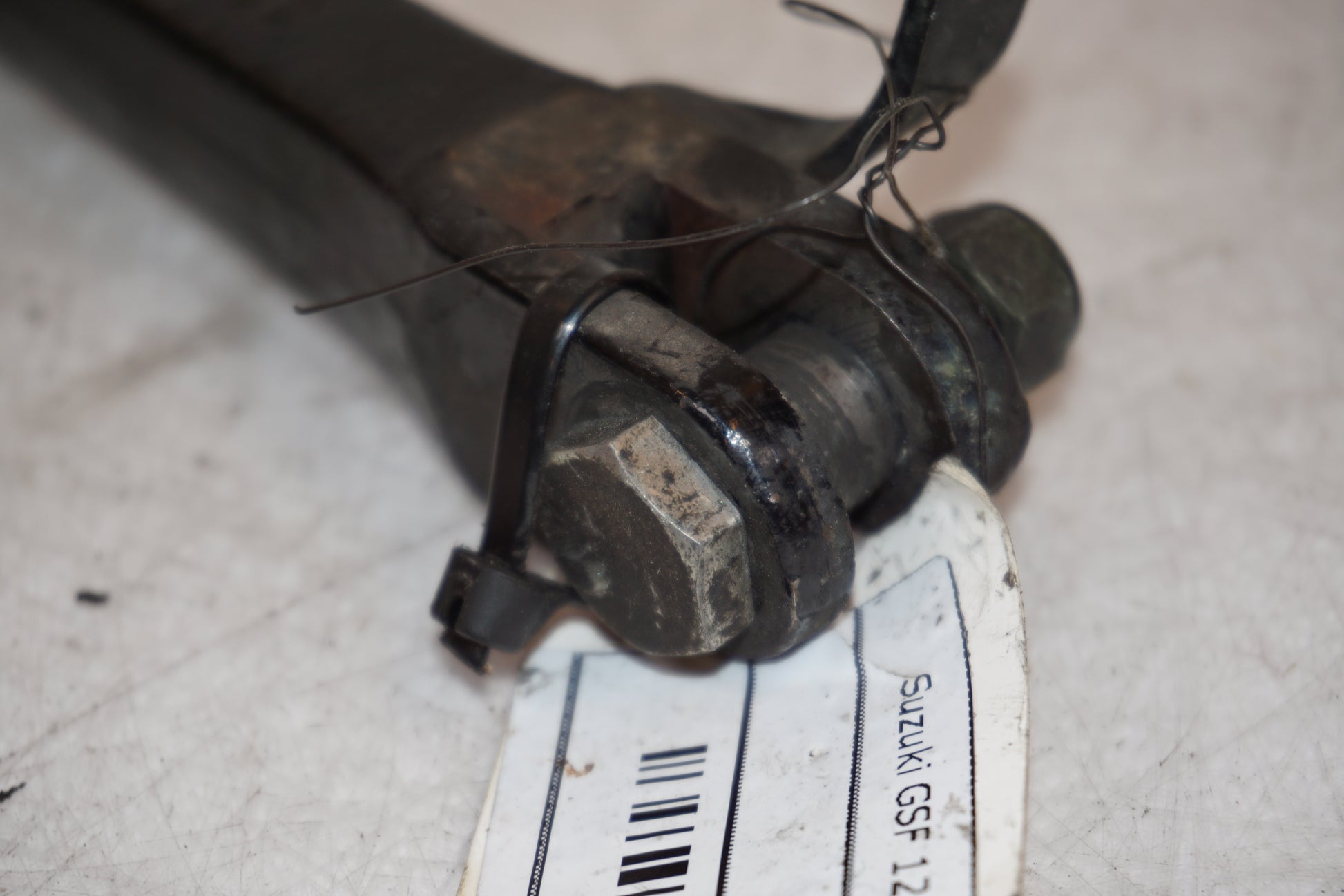 Extrabild2 på Sidostöd från en Suzuki GSF 1200 -2006 motorcykel.