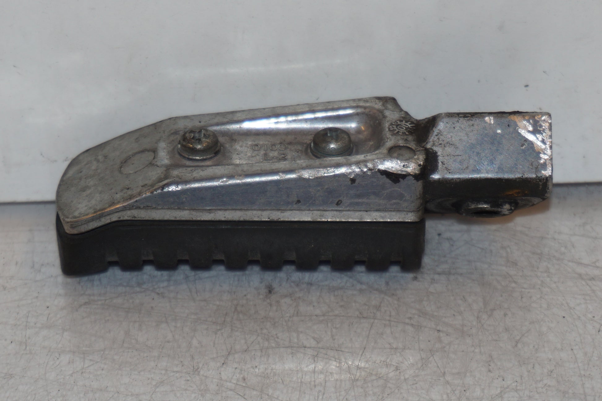 Höger sida på Fotpinne från en Kawasaki ER-6N -2011 motorcykel.