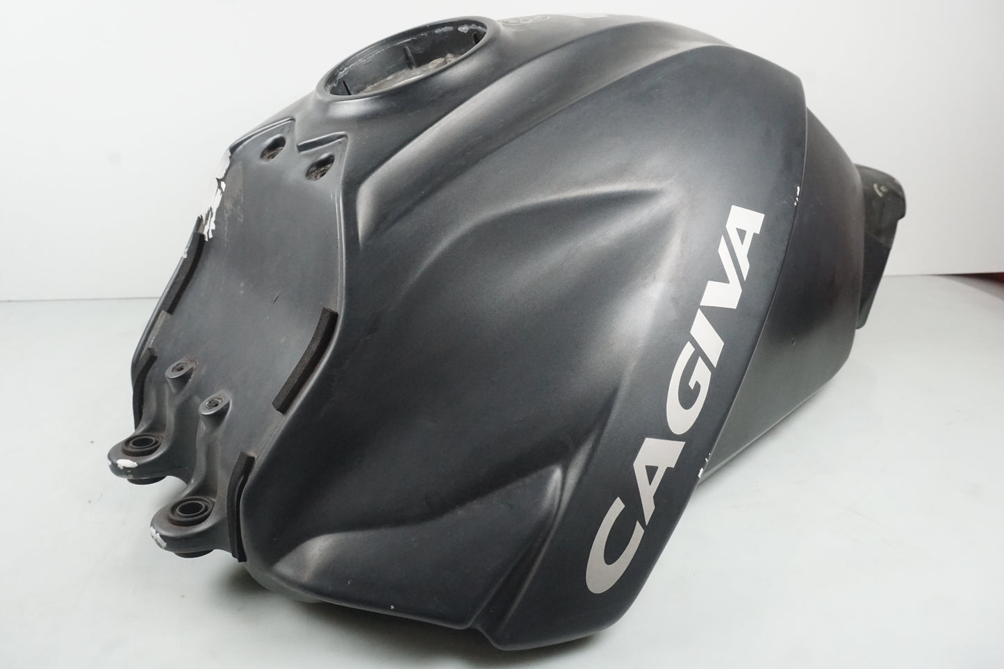 Extrabild4 på Bensintank från en Cagiva Raptor 1000 -2002 motorcykel.