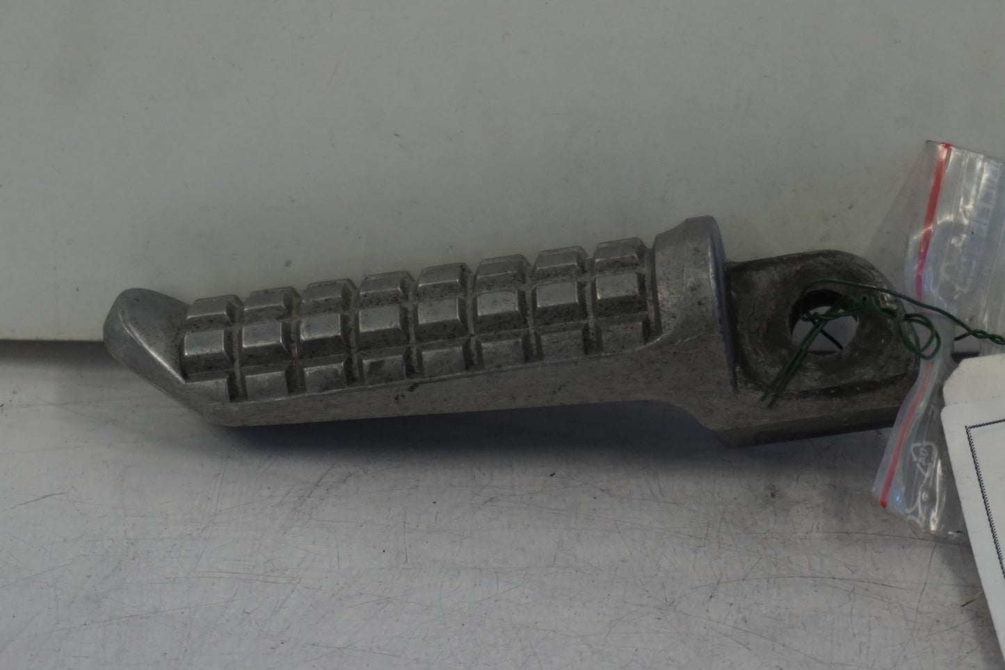 Framsidan på Fotpinne från en Kawasaki ZX-6R -1997 motorcykel.