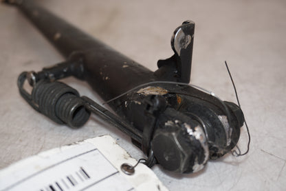 Snett nerifrån på Sidostöd från en Suzuki M 1800 -2009 motorcykel.