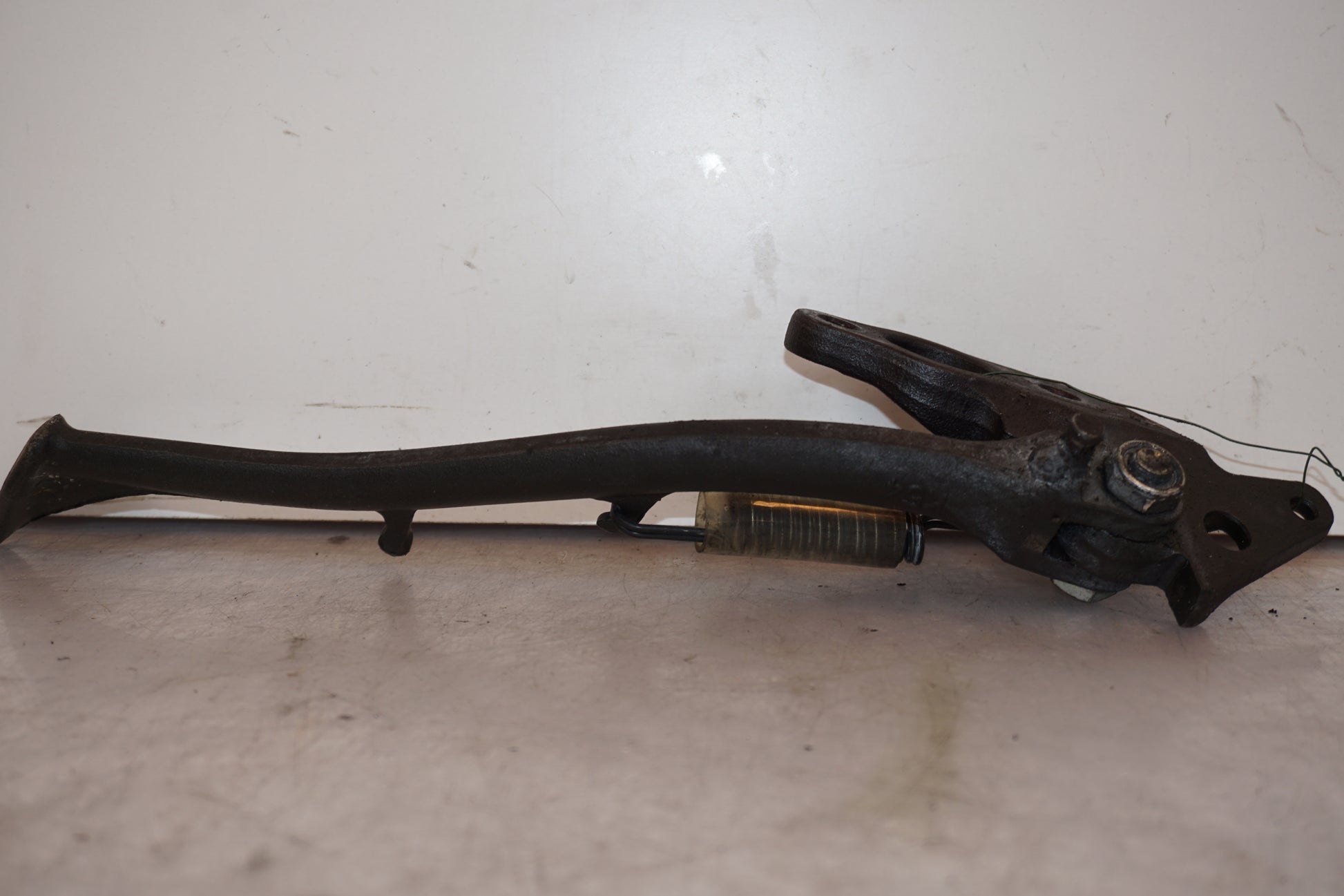 Höger sida på Sidostöd från en Kawasaki ZZ-R 1400 -2010 motorcykel.