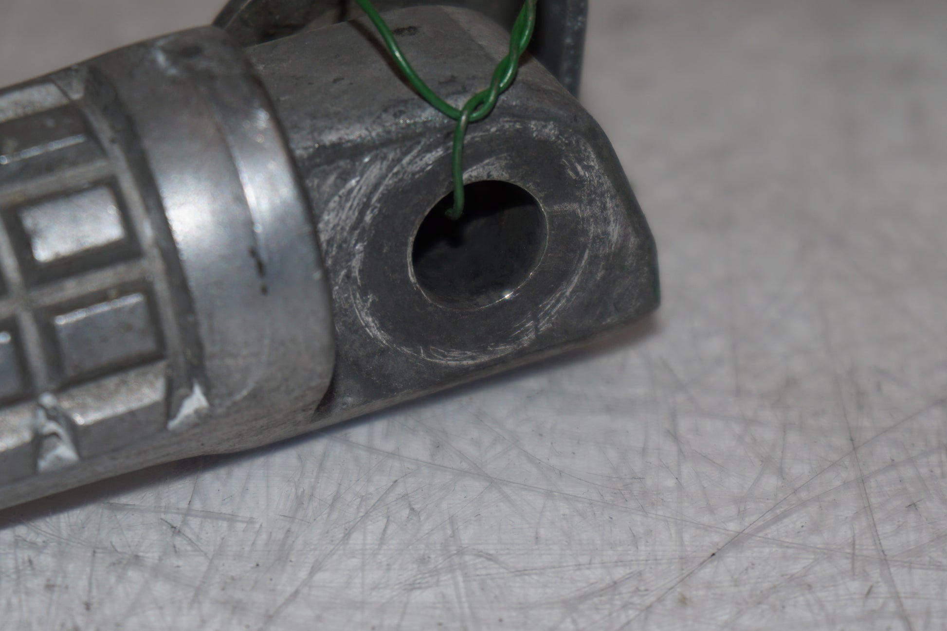 Extrabild1 på Fotpinne från en Kawasaki ZX-7R -1996 motorcykel.