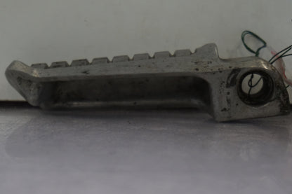 Baksidan på Fotpinne från en Kawasaki ZX-6R -1997 motorcykel.