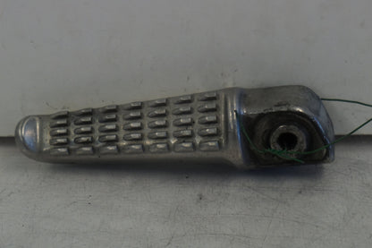 Framsidan på Fotpinne från en Kawasaki ER-6N -2006 motorcykel.