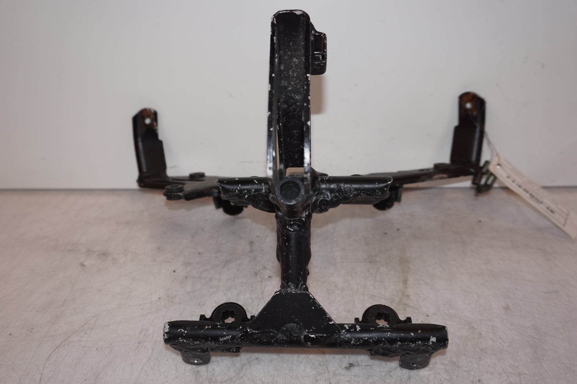 Baksidan på Instrumentfäste från en Suzuki TL 1000 S -1997 motorcykel.