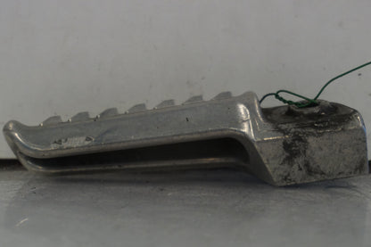 Baksidan på Fotpinne från en Kawasaki ER-6N -2006 motorcykel.