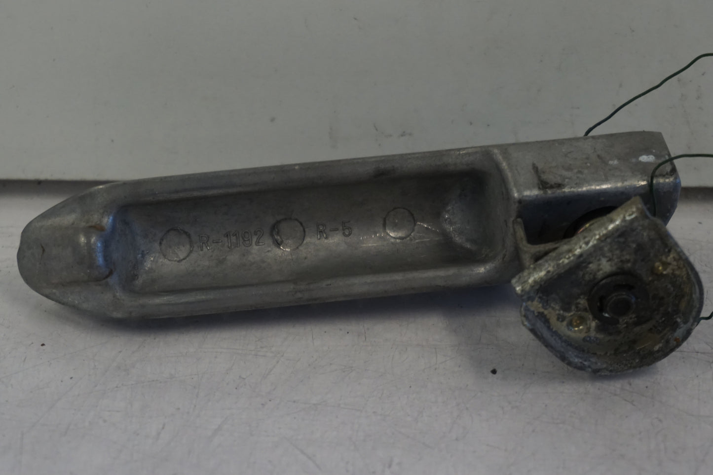 Baksidan på Fotpinne från en Kawasaki ZX-7R -1996 motorcykel.