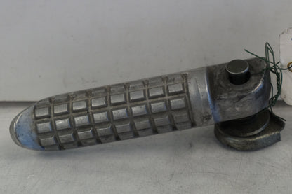 Framsidan på Fotpinne från en Kawasaki ZX-7R -1997 motorcykel.