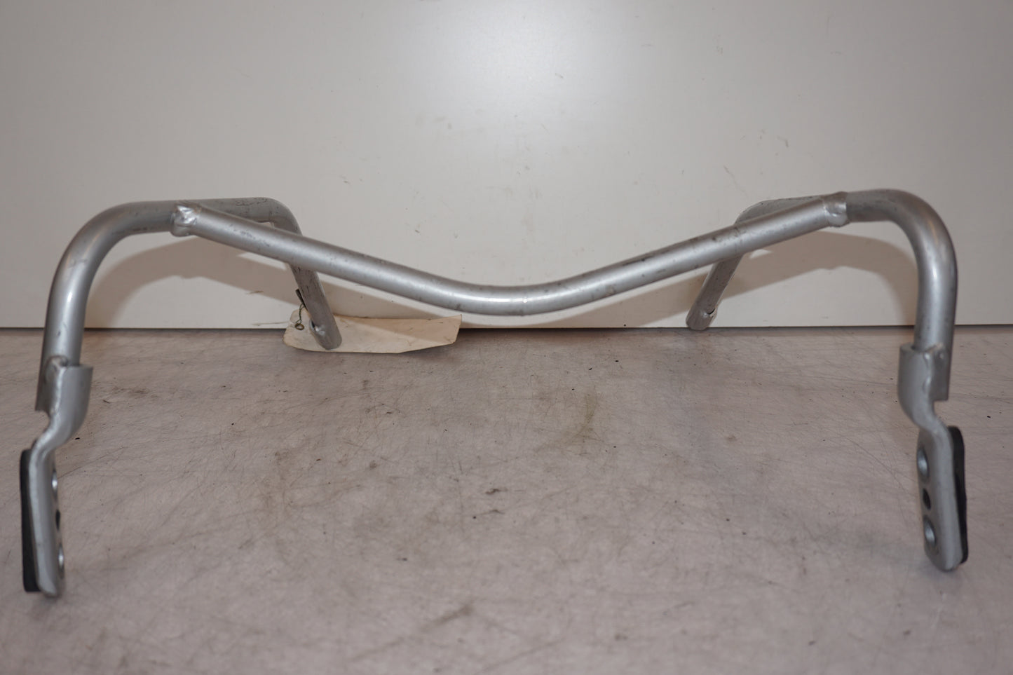 Baksidan på Kåpstag från en Suzuki TL 1000 S -1997 motorcykel.