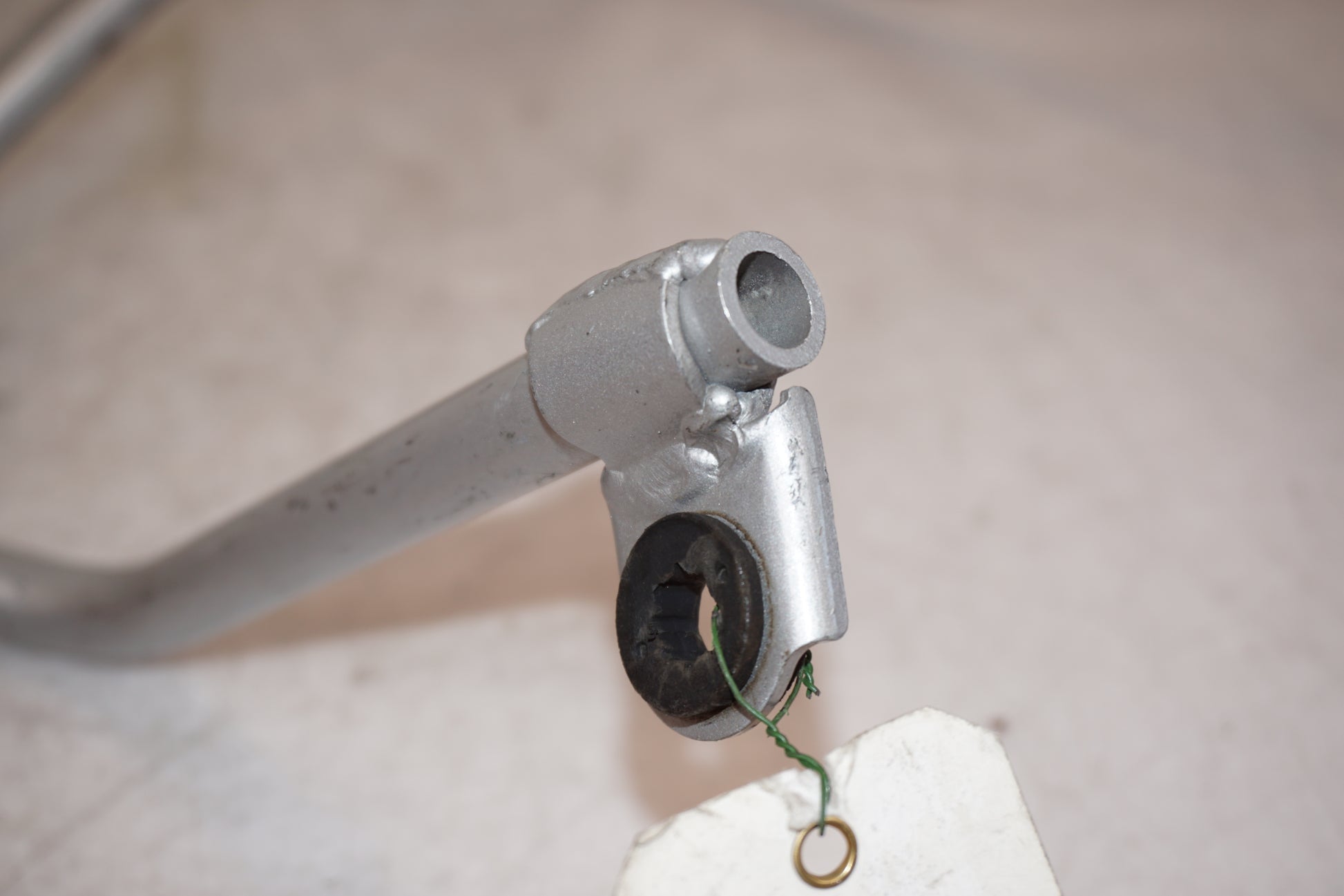 Snett uppifrån på Kåpstag från en Suzuki TL 1000 S -1997 motorcykel.