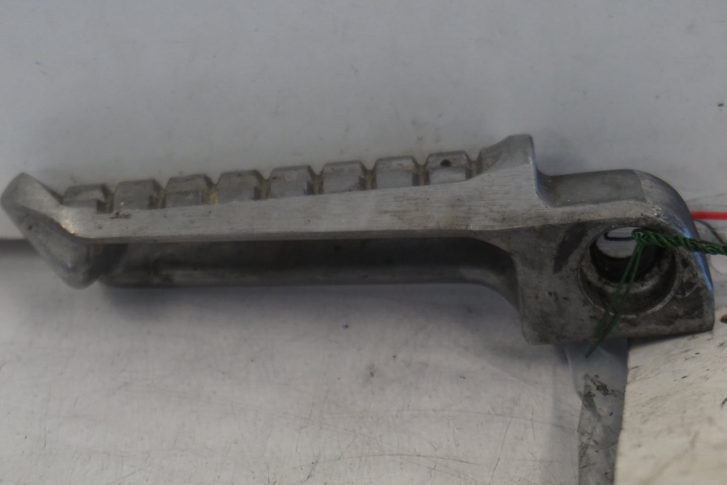 Baksidan på Fotpinne från en Kawasaki ZX-6R -1997 motorcykel.