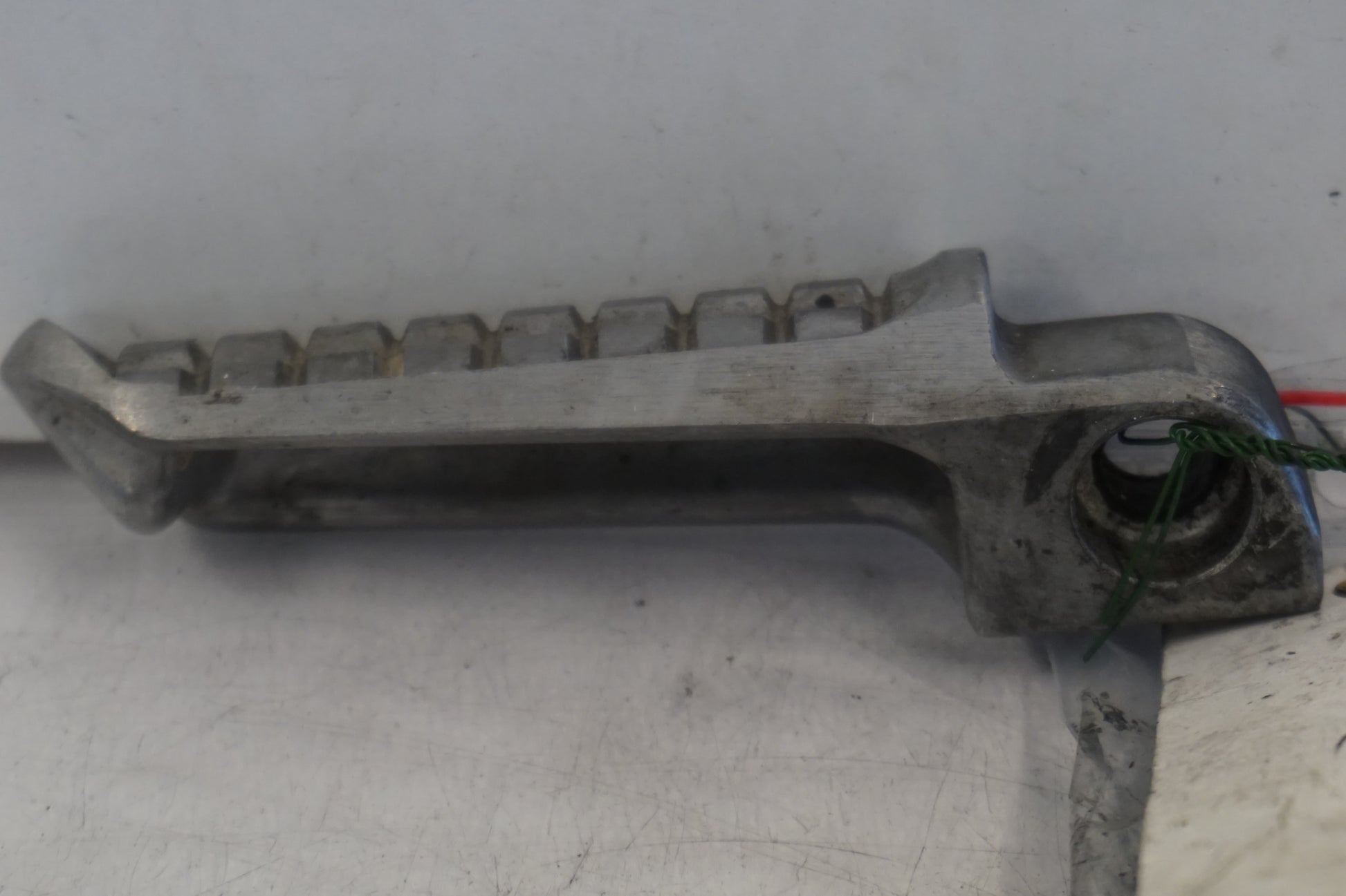 Baksidan på Fotpinne från en Kawasaki ZX-6R -1997 motorcykel.