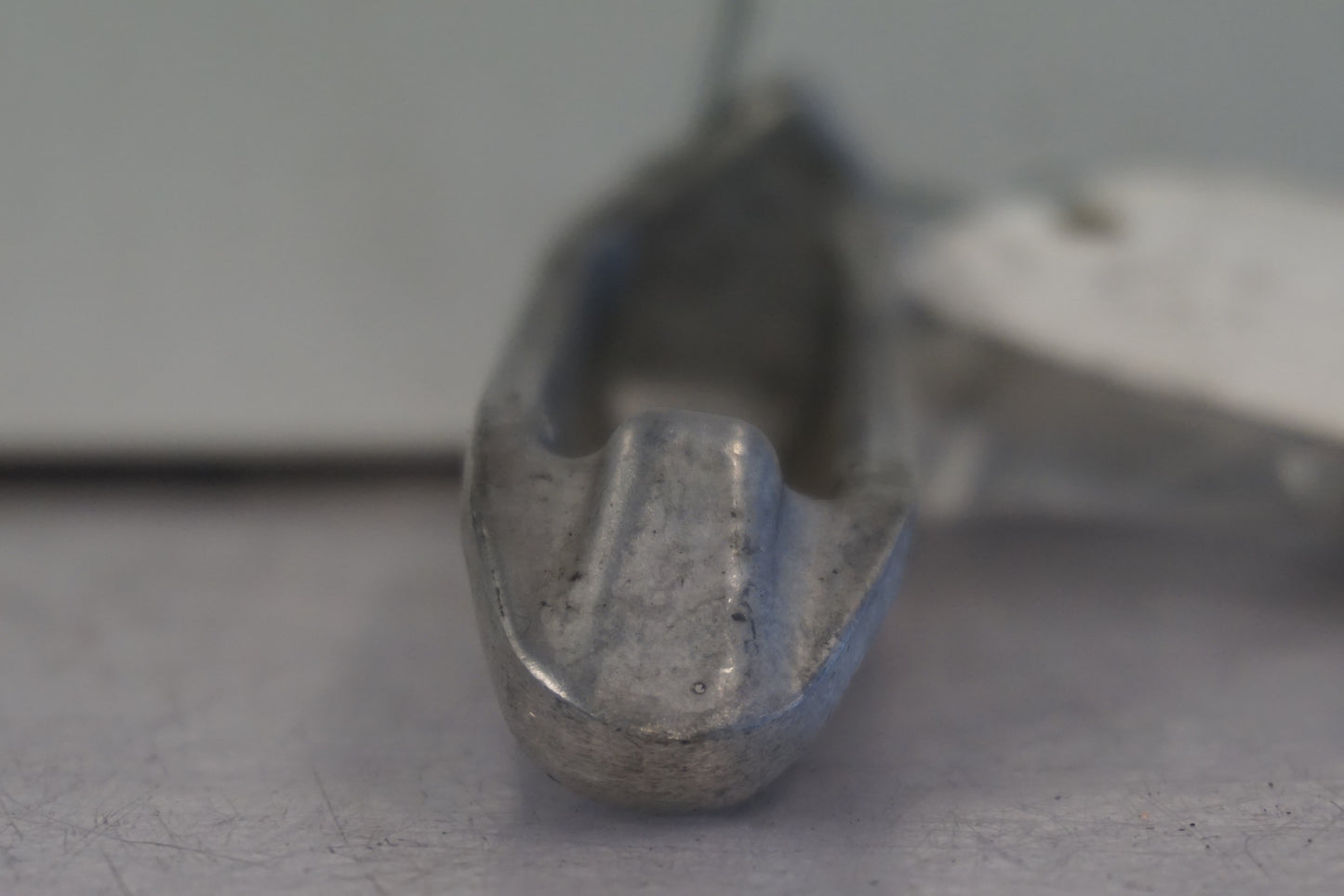 Vänster sida på Fotpinne från en Kawasaki ZX-6R -1997 motorcykel.