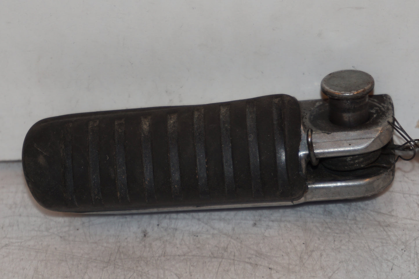 Framsidan på Fotpinne från en Kawasaki ZX-6R -1998 motorcykel.