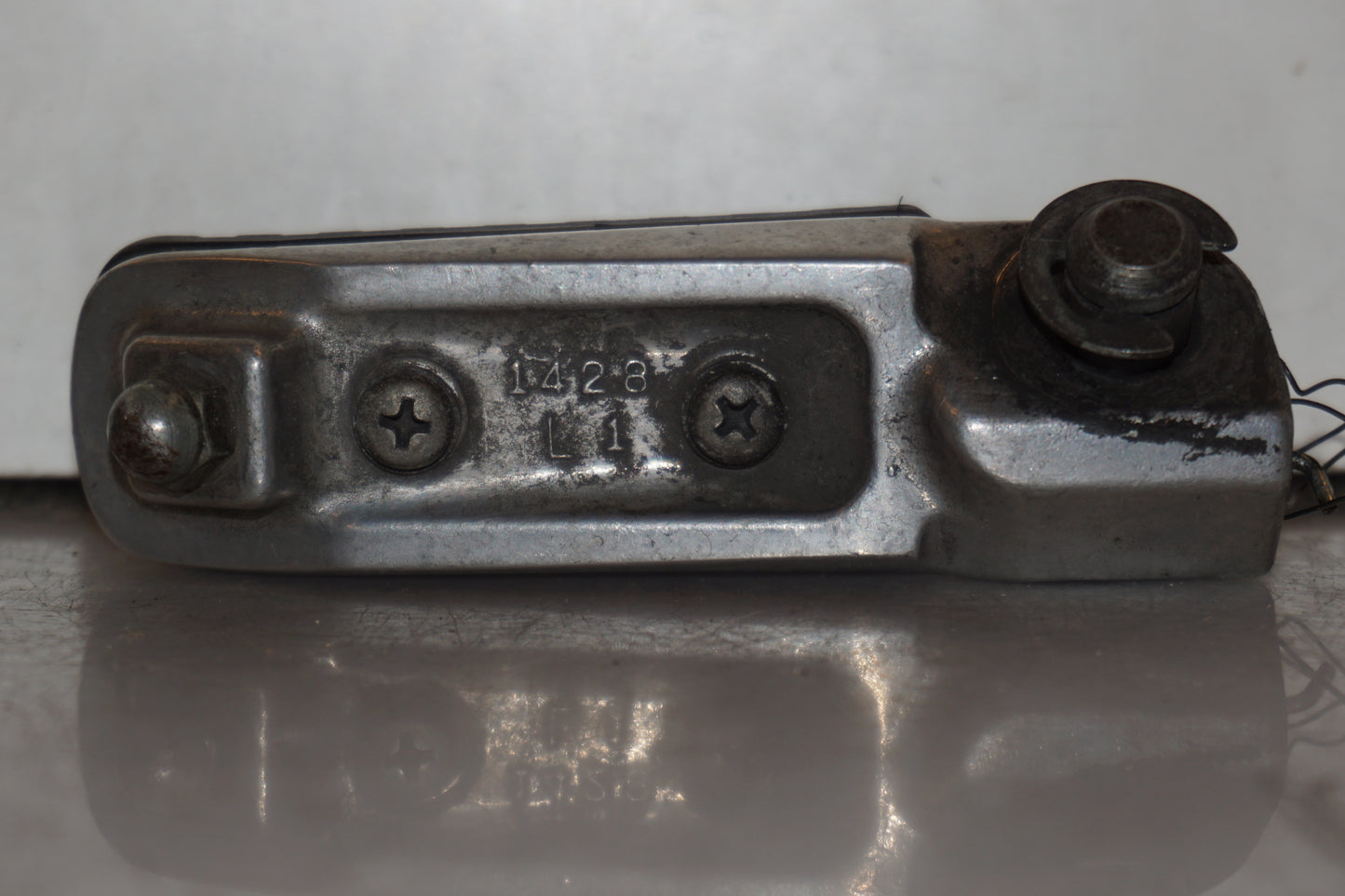 Höger sida på Fotpinne från en Kawasaki ZX-6R -1998 motorcykel.