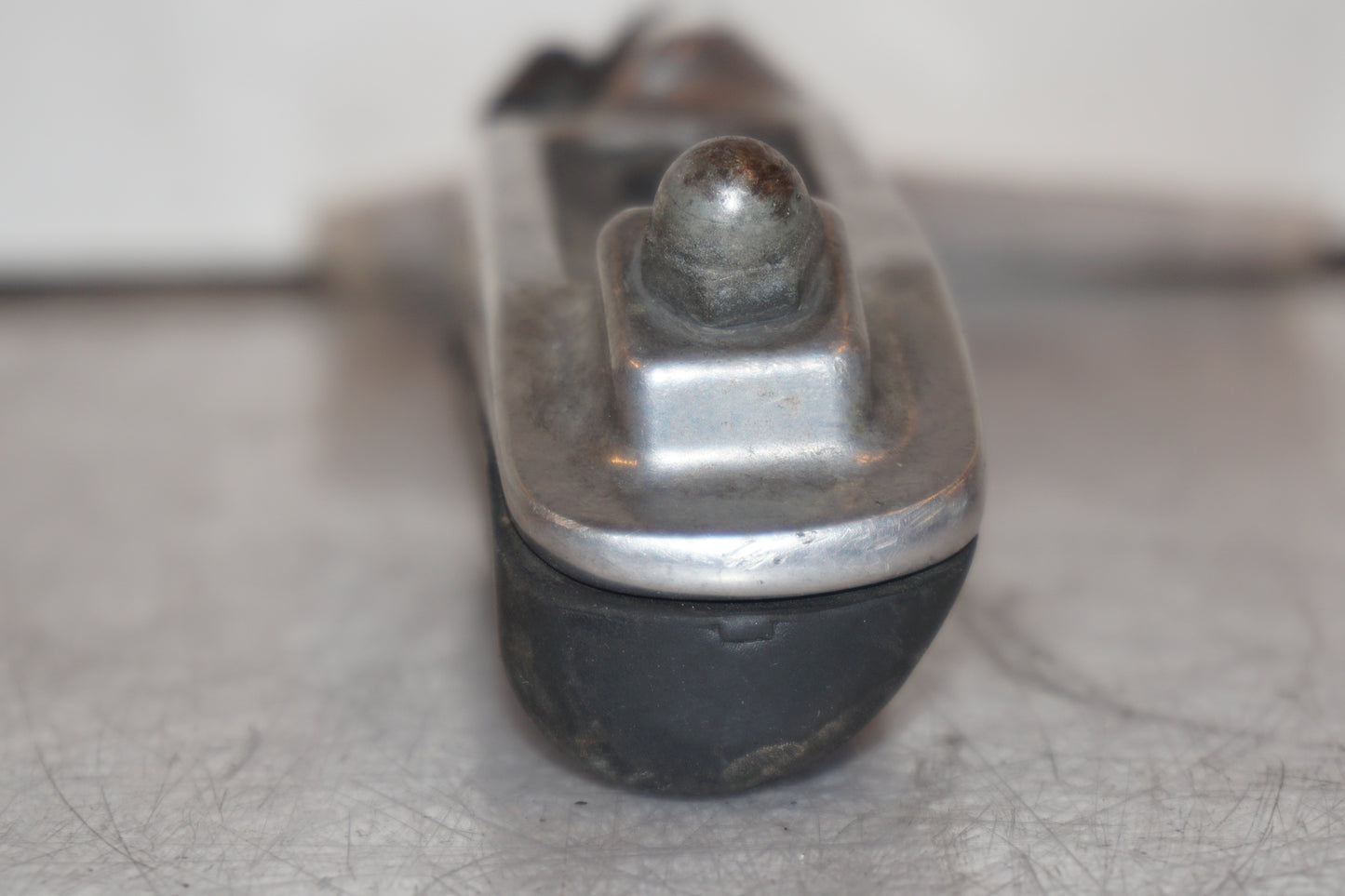 Snett uppifrån på Fotpinne från en Kawasaki ZX-6R -1998 motorcykel.