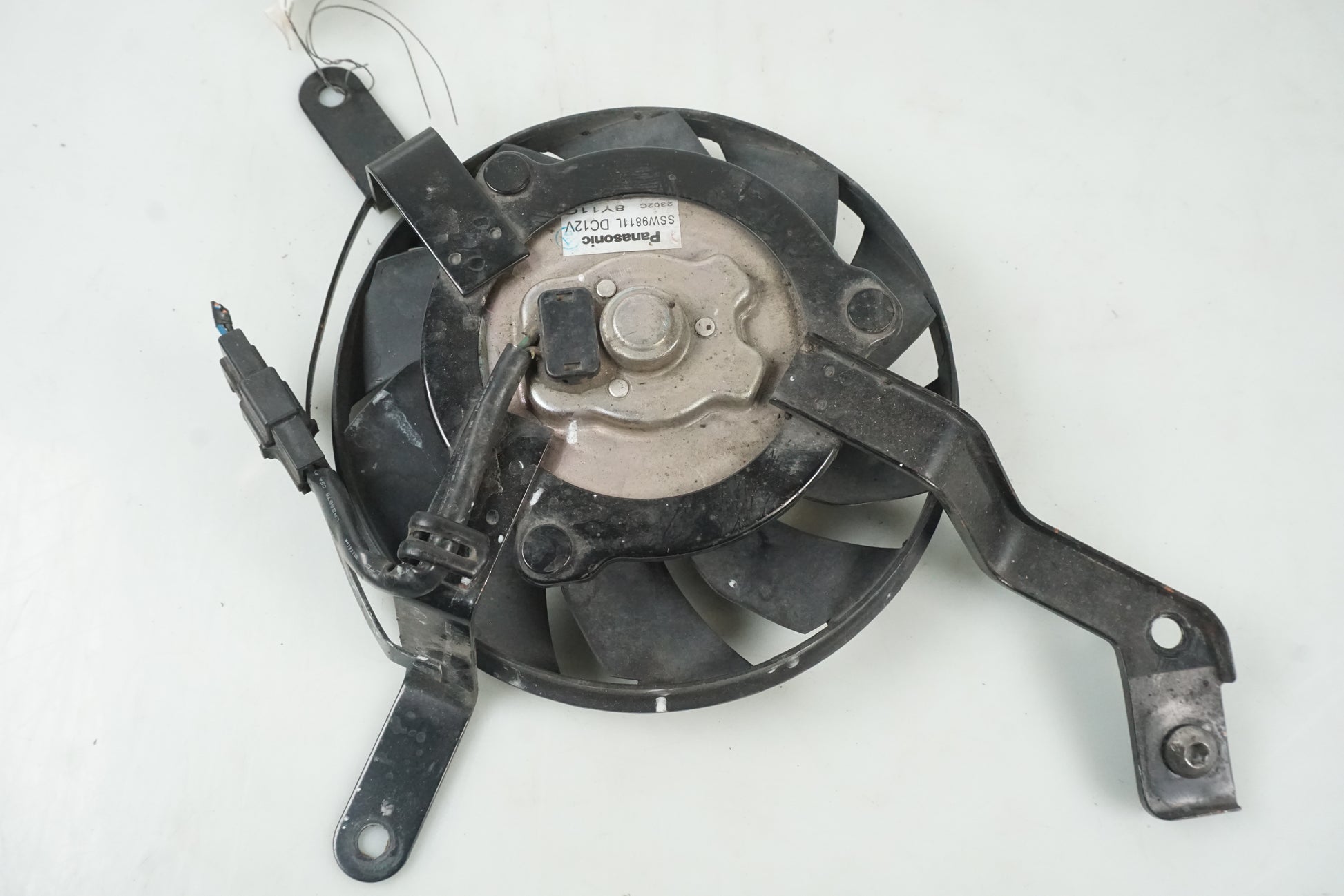 Höger sida på Vattenkylfläkt från en Triumph Street Triple R -2009 motorcykel.