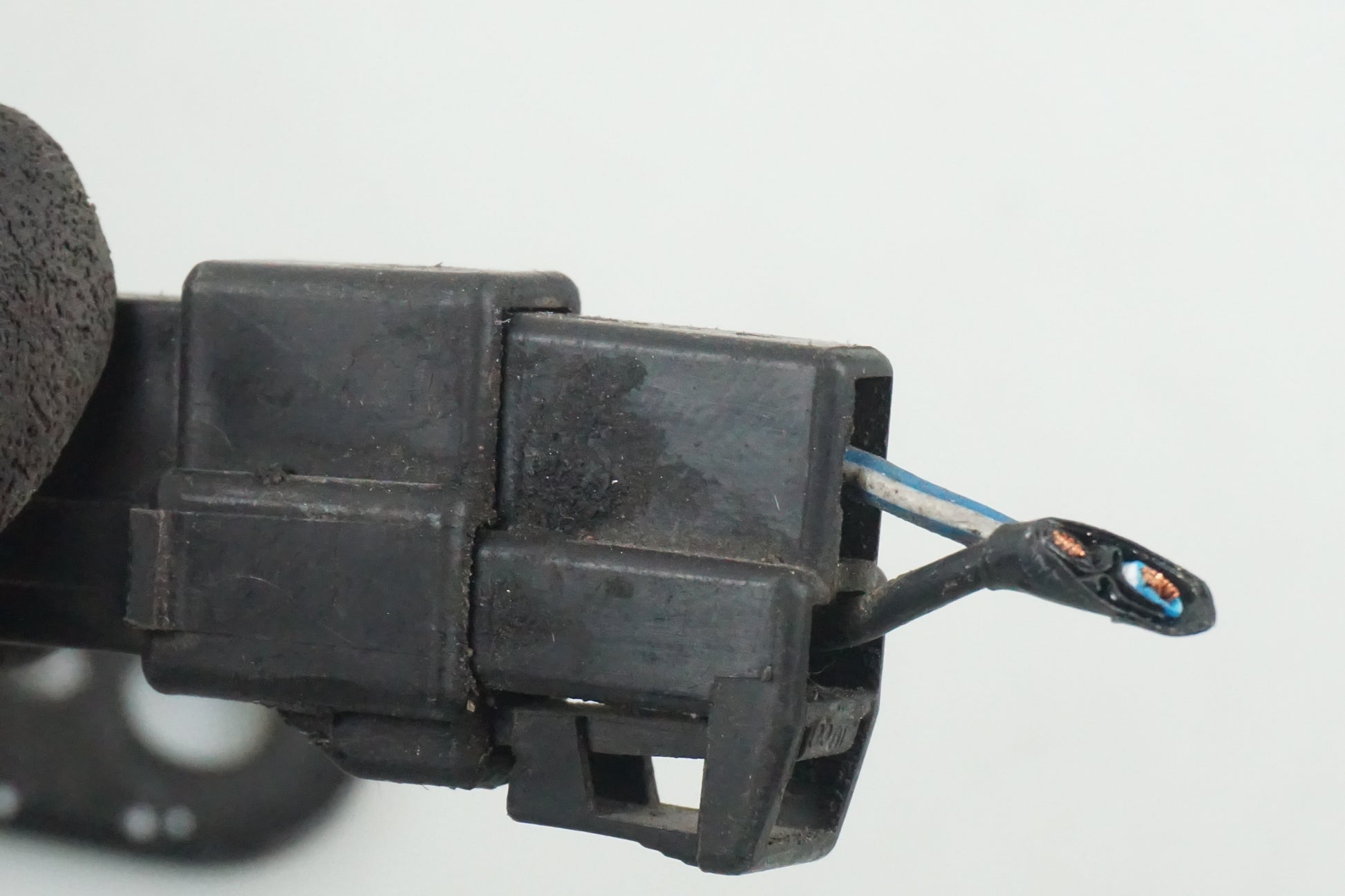 Snett uppifrån på Vattenkylfläkt från en Triumph Street Triple R -2009 motorcykel.