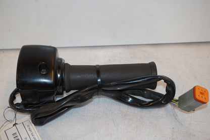 Baksidan på Styrelreglage från en H-D V-Rod 1130 -2006 motorcykel.