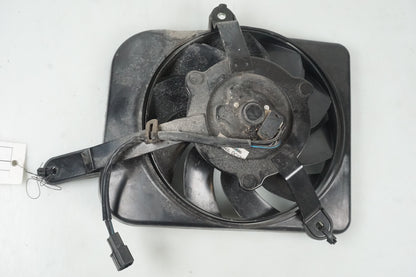 Höger sida på Vattenkylfläkt från en Triumph Tiger -2012 motorcykel.