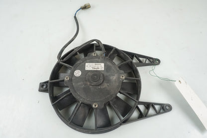 Höger sida på Vattenkylfläkt från en Triumph TT 600 -2000 motorcykel.