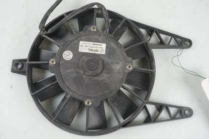 Vänster sida på Vattenkylfläkt från en Triumph TT 600 -2000 motorcykel.