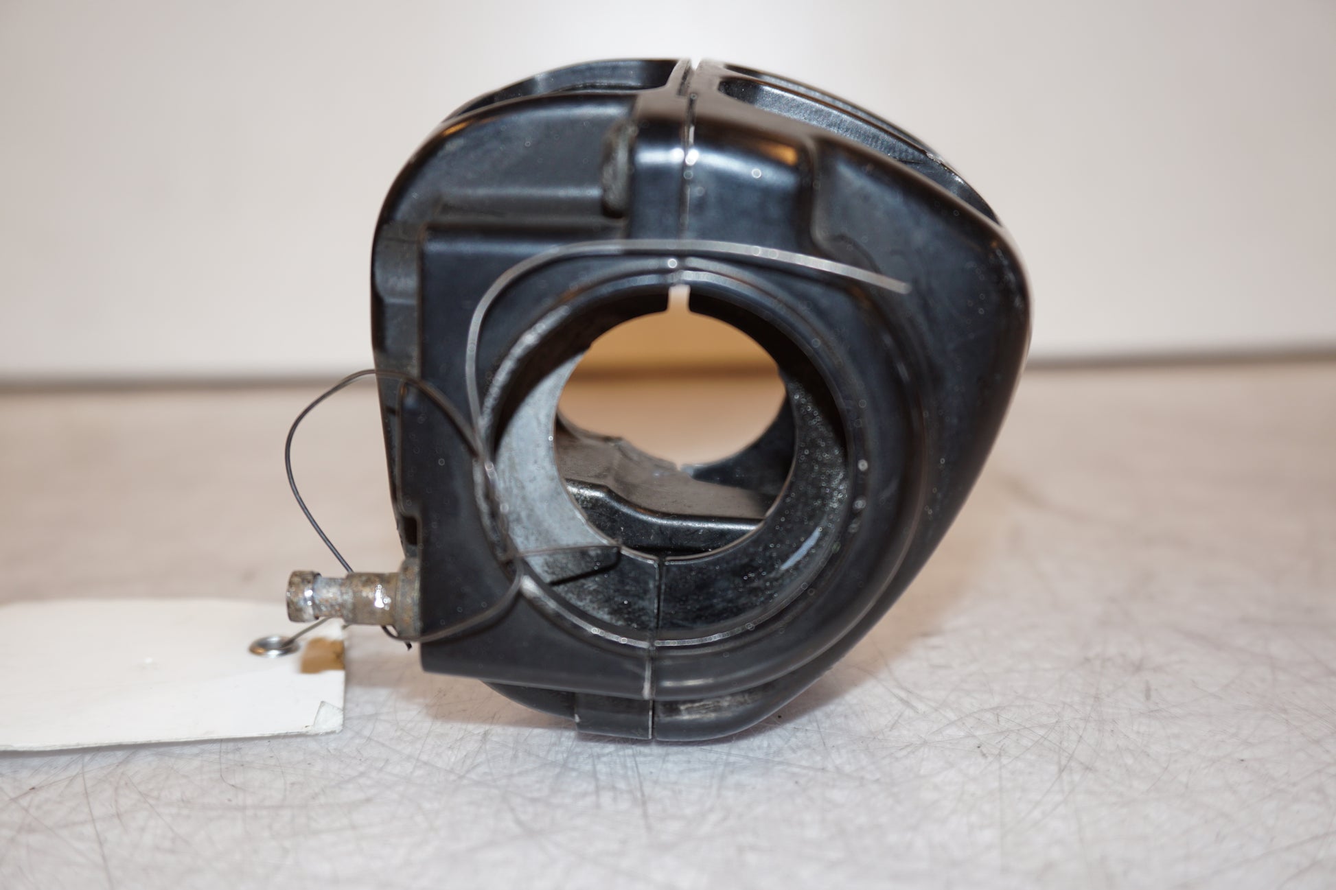 Extrabild2 på Styrelreglage från en H-D Dyna Street Bob FXDB/I -2007 motorcykel.