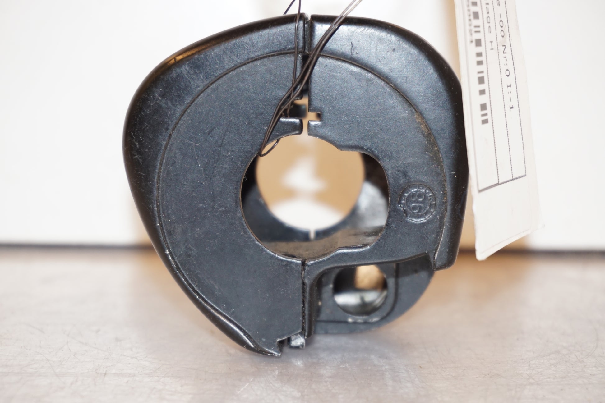 Baksidan på Styrelreglage från en H-D Harley diverse -2000 motorcykel.