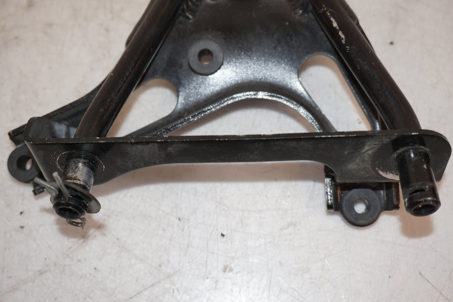 Extrabild3 på Instrumentpanelsfäste från en Kawasaki ZX-6R -1998 motorcykel.