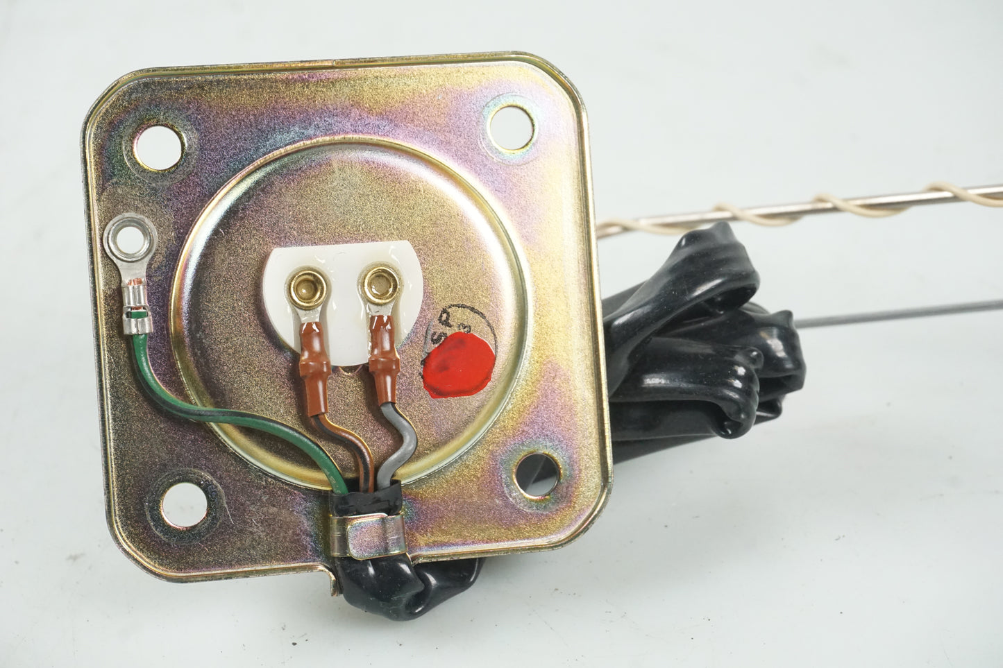 Snett uppifrån på Bensintankgivare från en Honda VFR 750 -1994 motorcykel.