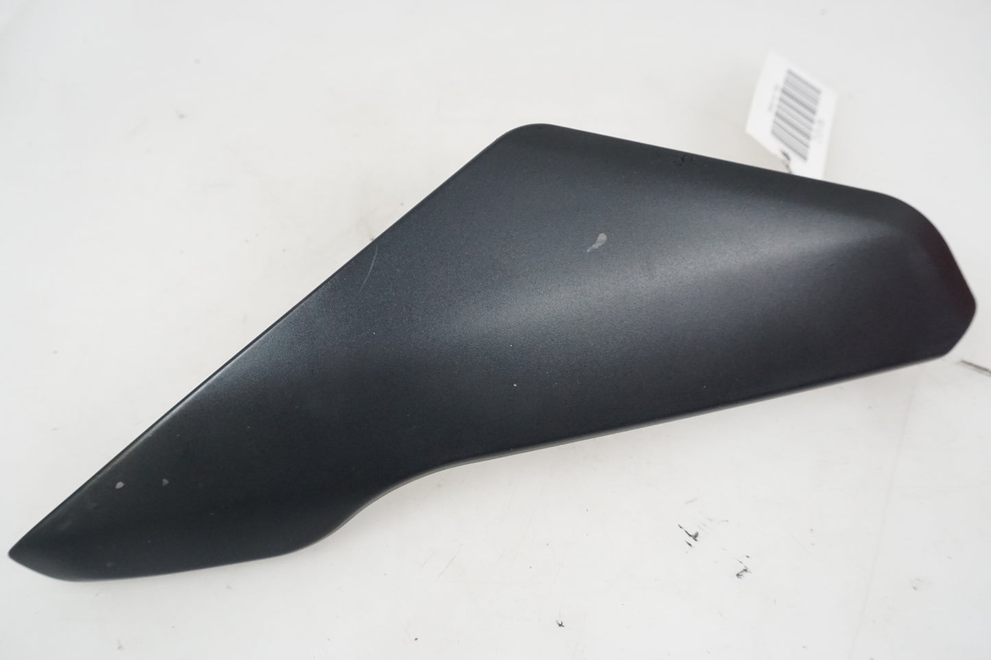 Capot latéral de réservoir