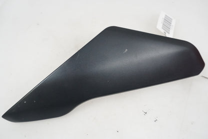 Capot latéral de réservoir