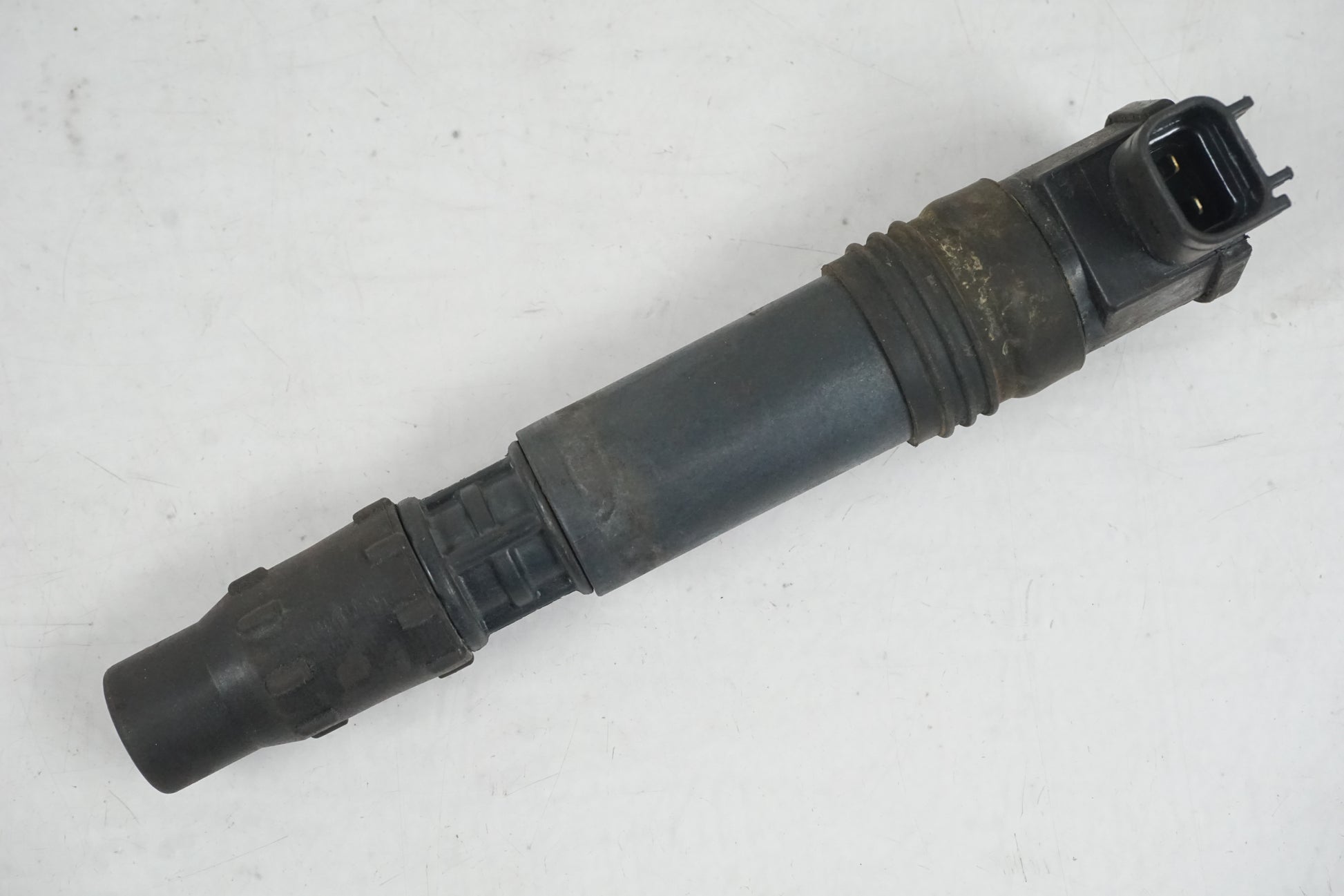 Framsidan på Tändspole från en Honda CBR 600 -2002 motorcykel.