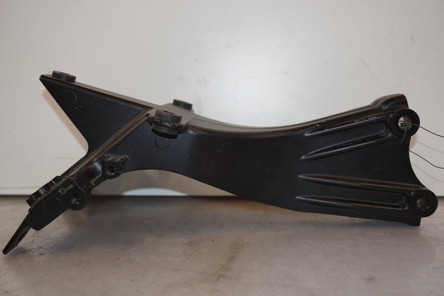 Snett uppifrån på Instrumentfäste från en Kawasaki ZZ-R 1400 -2010 motorcykel.