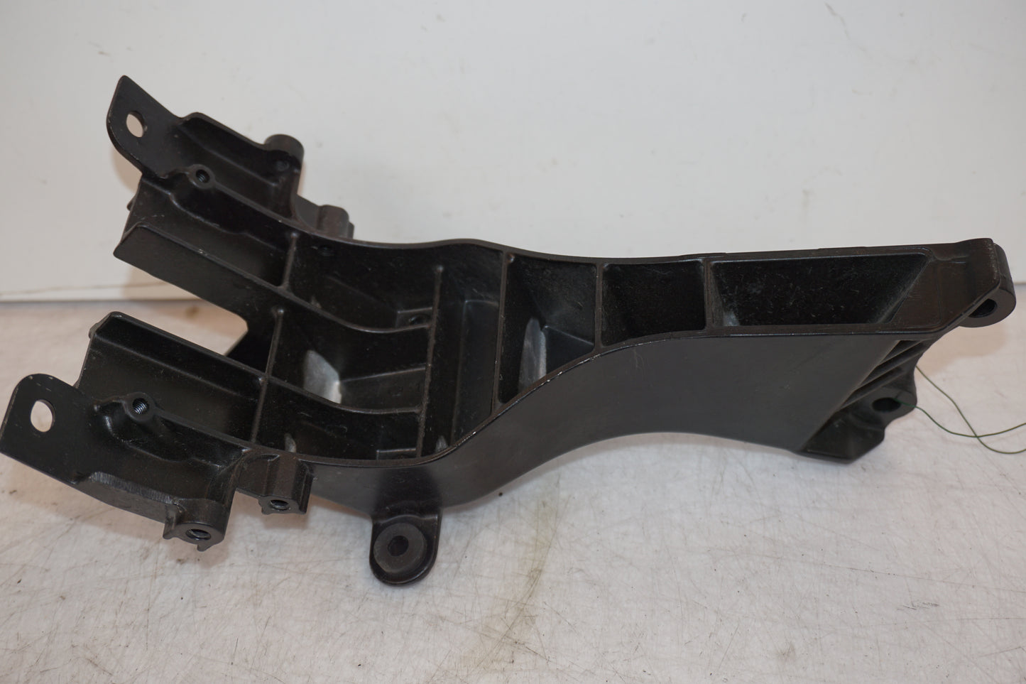 Extrabild2 på Instrumentfäste från en Kawasaki ZZ-R 1400 -2010 motorcykel.