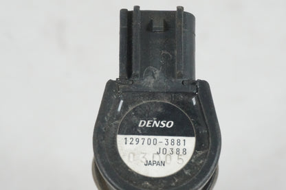 Höger sida på Tändspole från en Honda CBR 600 -2002 motorcykel.