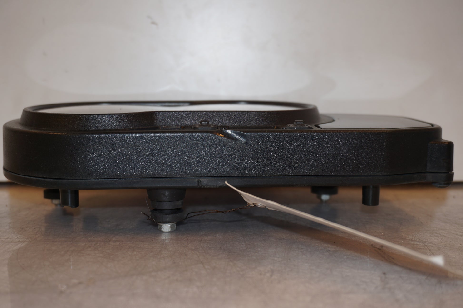 Baksidan på Instrumentpanel från en Buell XB 12 -2006 motorcykel.