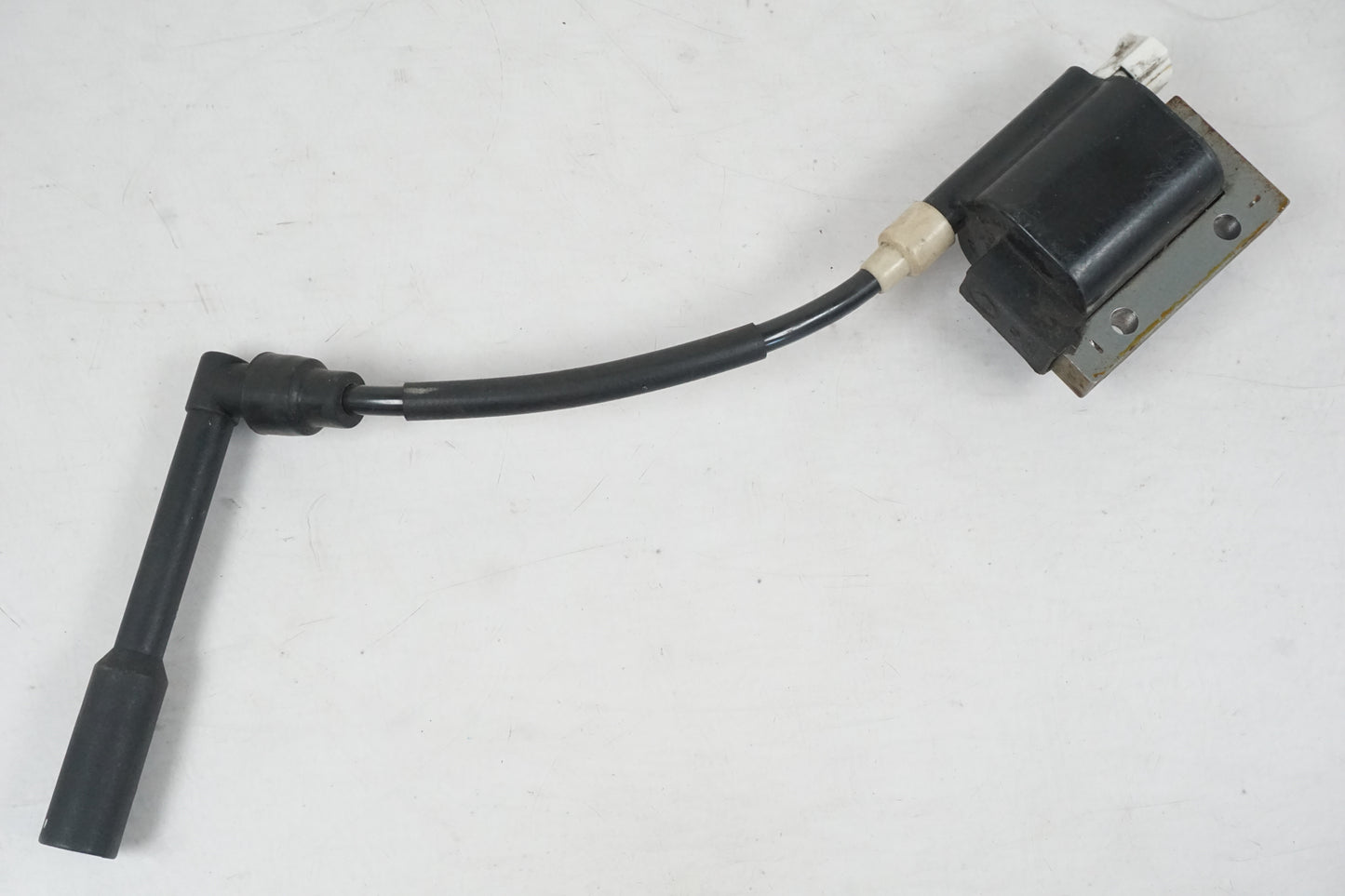 Framsidan på Tändspole från en KTM 125 Duke -2013 motorcykel.