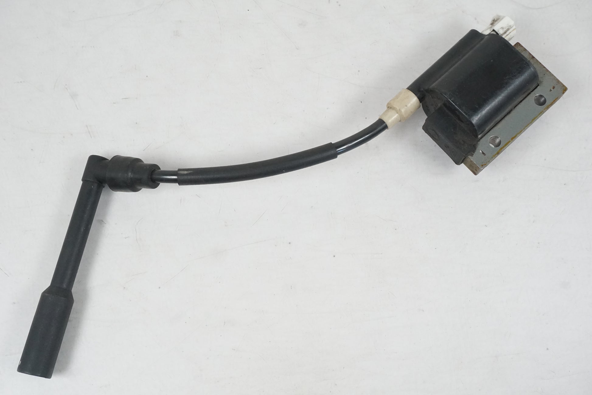 Framsidan på Tändspole från en KTM 125 Duke -2013 motorcykel.