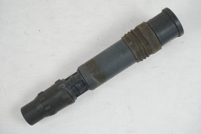 Baksidan på Tändspole från en Honda CBR 900 RR -2002 motorcykel.