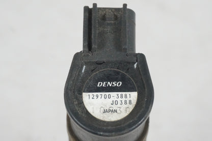 Höger sida på Tändspole från en Honda CBR 900 RR -2002 motorcykel.