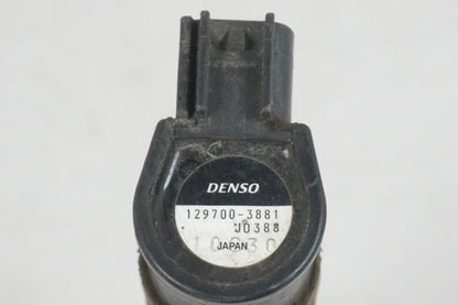 Höger sida på Tändspole från en Honda CBR 900 RR -2002 motorcykel.