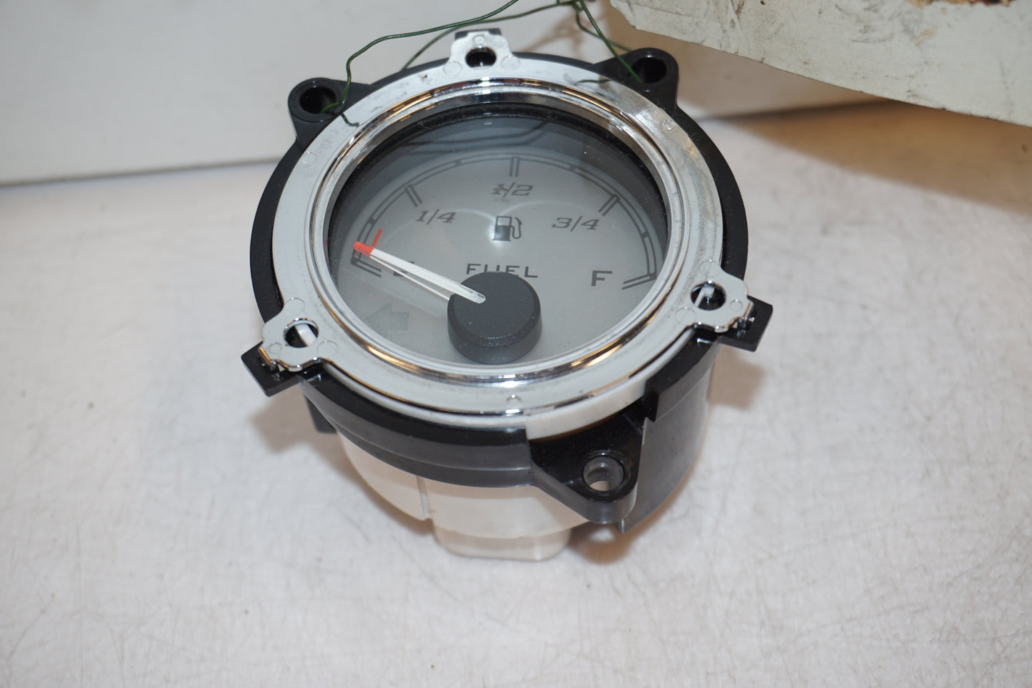 Framsidan på Bensintankmätare från en H-D Street Glide FLHX -2016 motorcykel.