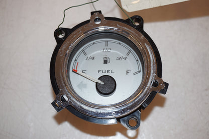 Baksidan på Bensintankmätare från en H-D Street Glide FLHX -2016 motorcykel.