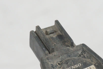 Vänster sida på Tändspole från en Honda CBR 600 -2002 motorcykel.