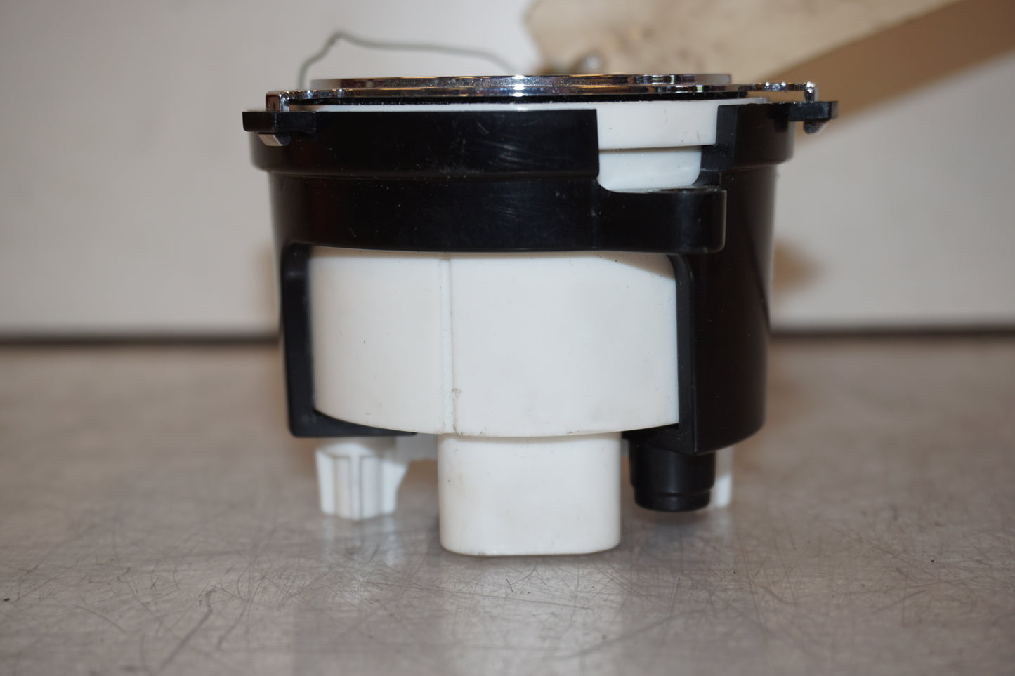 Höger sida på Bensintankmätare från en H-D Street Glide FLHX -2016 motorcykel.